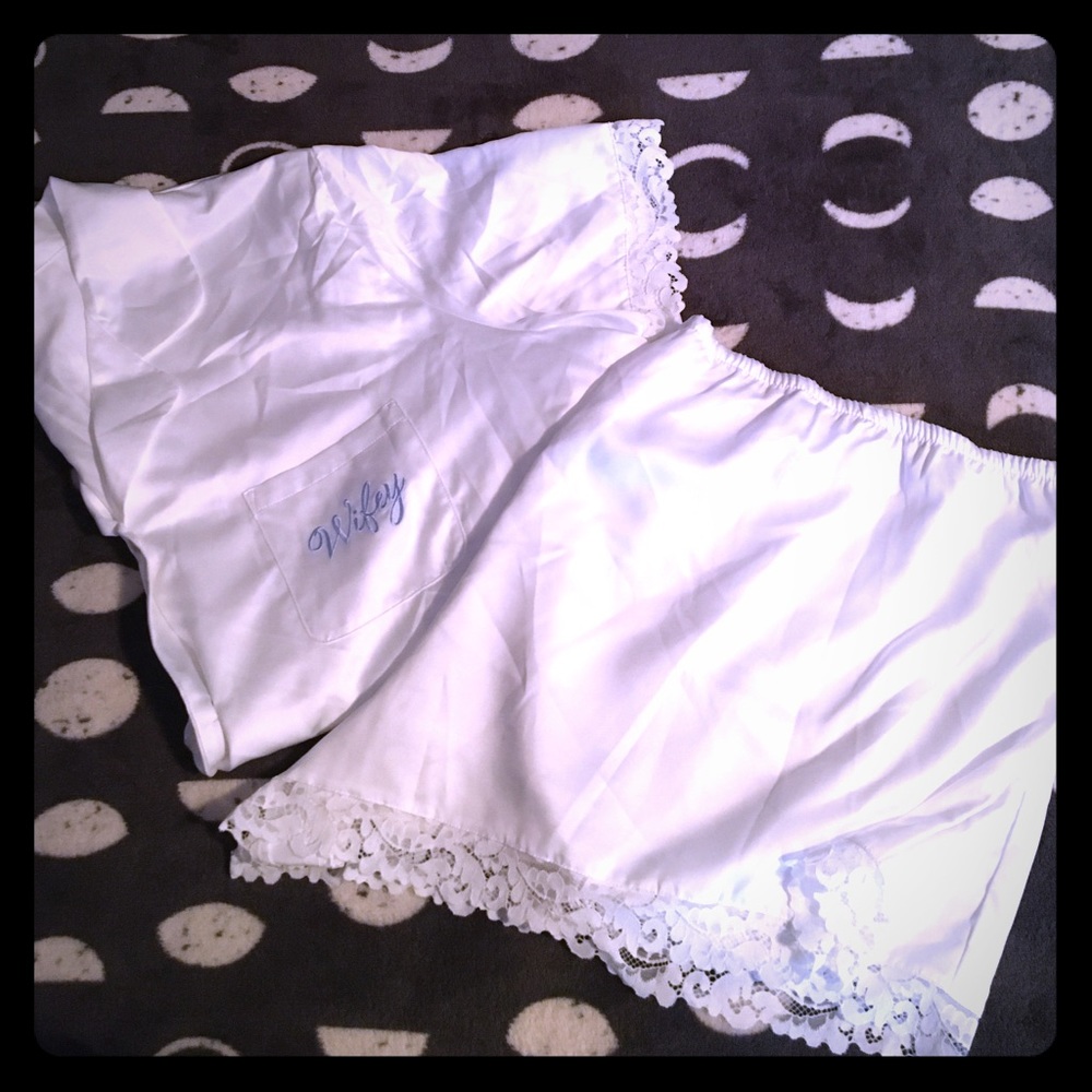 Secret Treasures sleepwear set NWOT